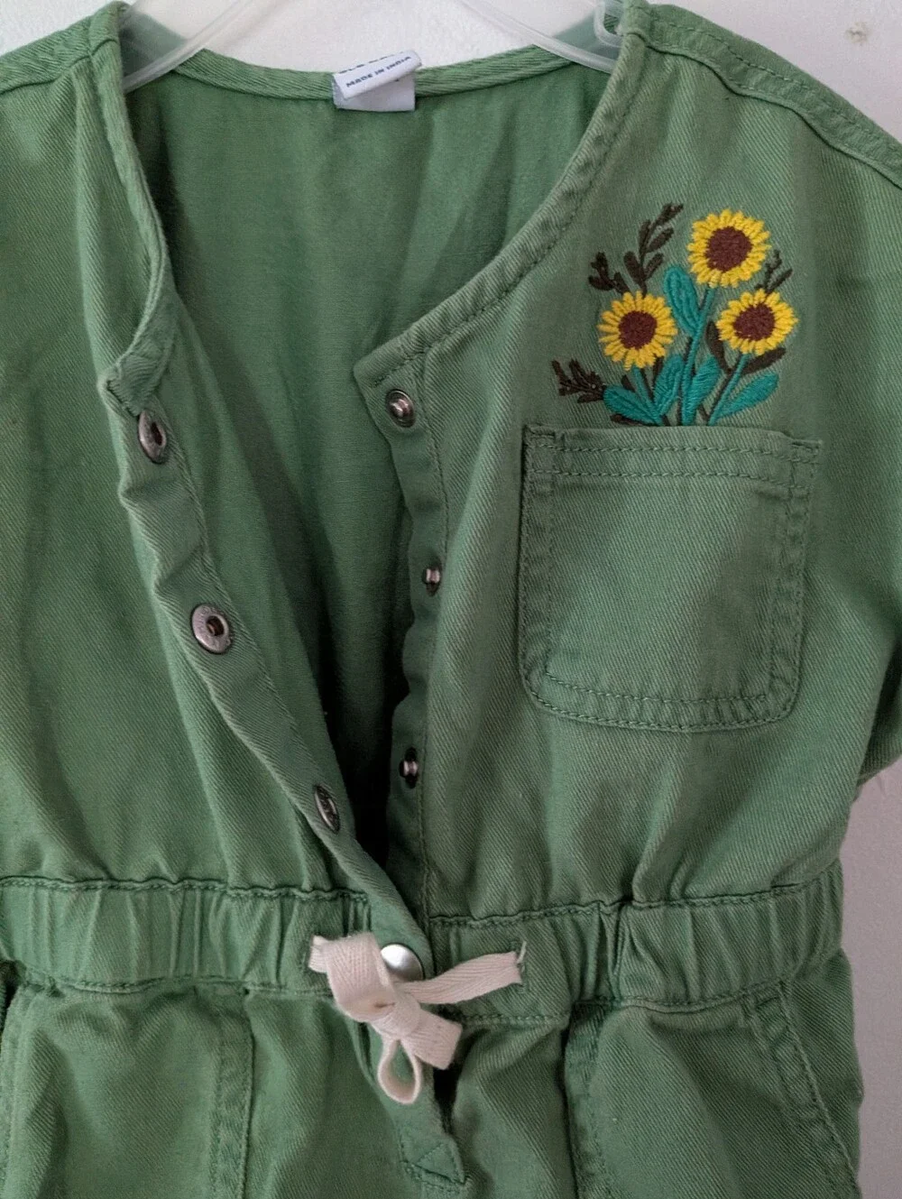Short-Sleeve Green Utility Pocket Romper with Sunflower Embroidery 18-24M